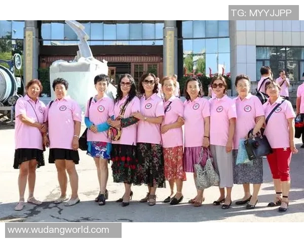 老年足球传奇星光璀璨 同窗再聚忆青春岁月