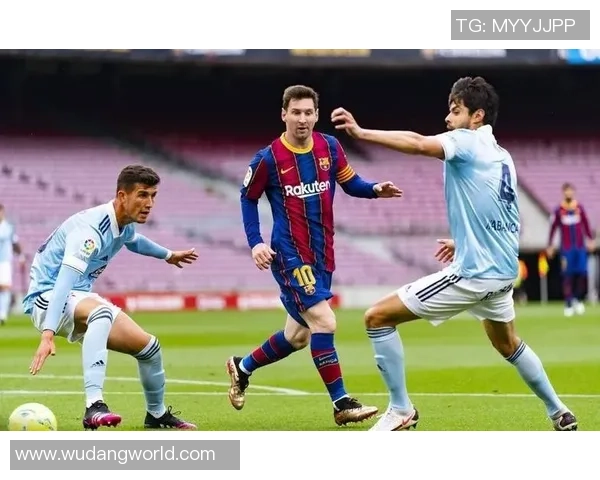 足球球星为球队奉献全能服务展现领袖风采助力球队攀登新高峰