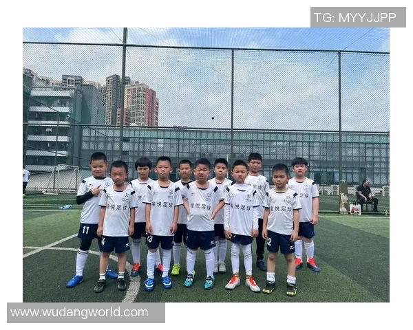 足球球星如何度过六一儿童节他们与孩子们的温馨时光揭秘 足球球星如何度过六一儿童节他们与孩子们的温馨时光揭秘