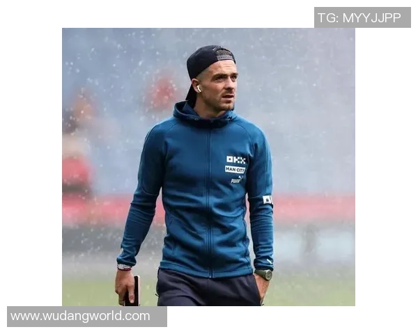 足球球星独特穿搭与运动鞋选择分析 时尚与功能兼具的搭配艺术